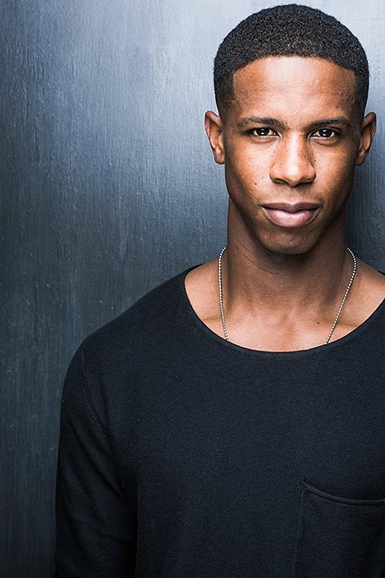 大卫·卡泽尔 David Carzell