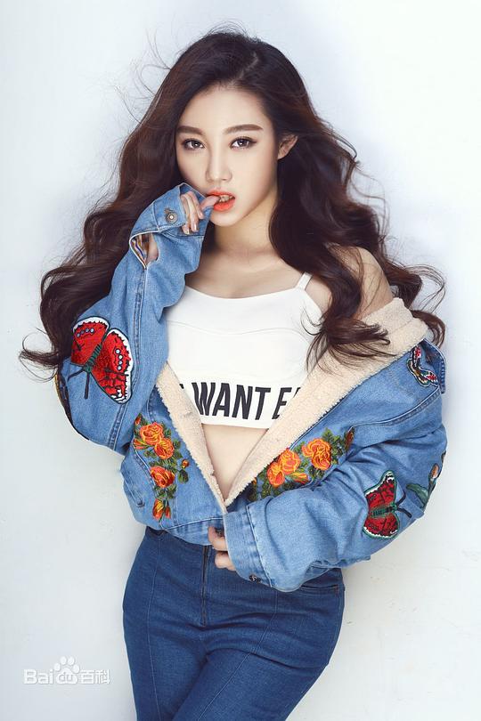 张馨元 Xinyuan Zhang