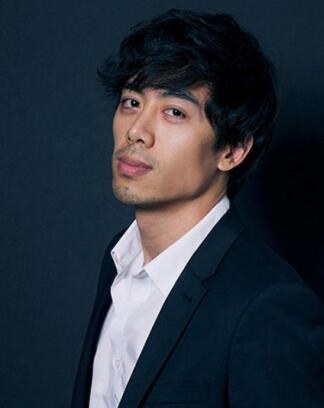 黎光 Leon Quang Lê