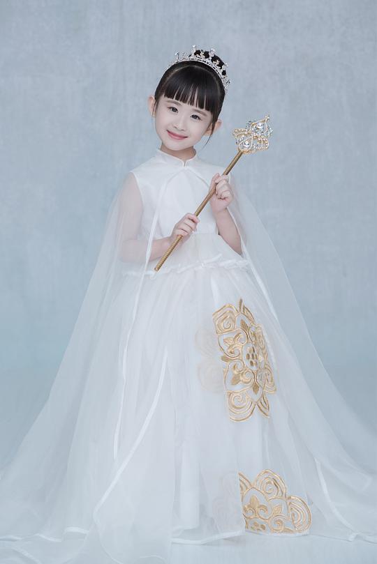 乌雪晨 Xuechen Wu