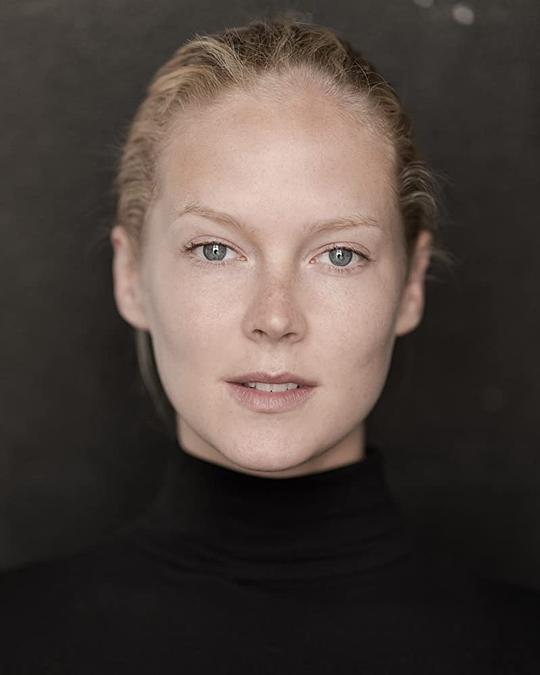 罗西·麦克尤恩 Rosy McEwen