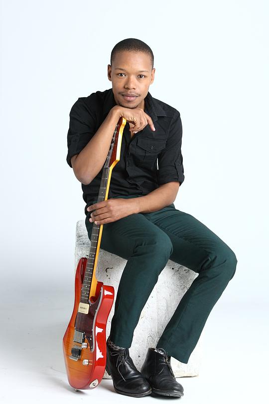 纳肯·图雷 Nakhane Touré