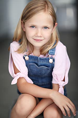 佐伊·诺艾尔·贝克 Zoë Noelle Baker