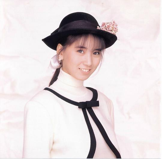 高井麻巳子 Mamiko Takai