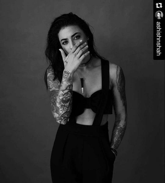 歌伯妮·贾琦 Gurbani Judge