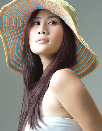 申翠荷 Than Thuy Ha