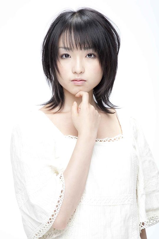 伊藤桃 Momo Ito