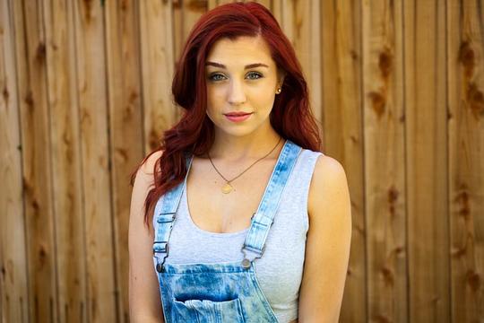 泰勒·米斯亚克 Taylor Misiak