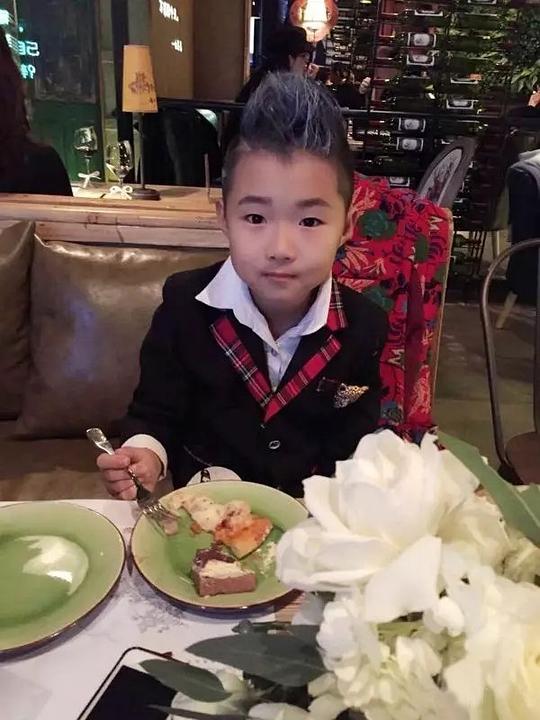 王若欢 RuoHuan Wang