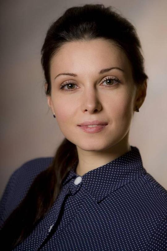 亚历山德拉·乌尔苏利亚科 Aleksandra Ursulyak