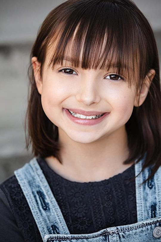 玛雅·拜德纳里克 Maya Bednarek