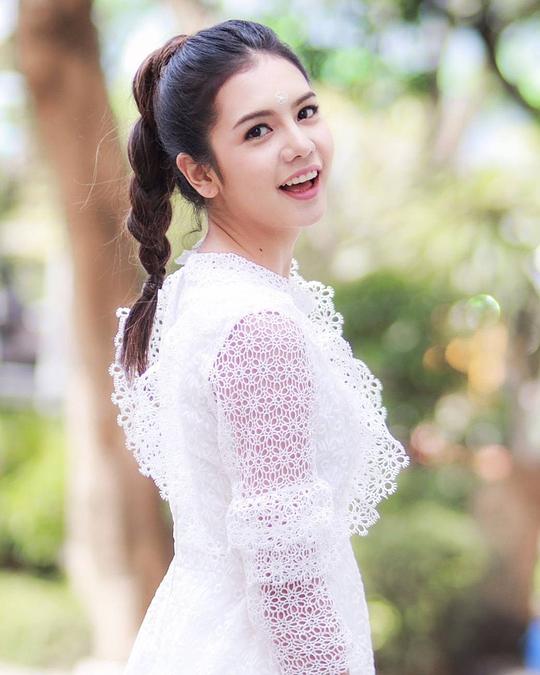 葵莎琳·诺伊普恩 Kessarin Noiphueng