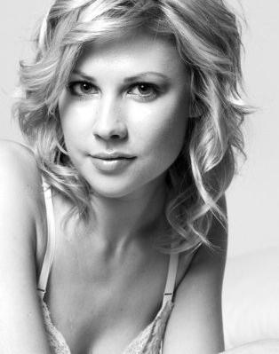 德丝·莱迪克 Desi Lydic