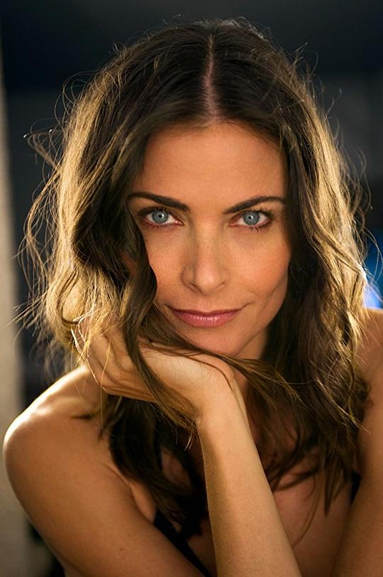 塔拉·维斯特伍德 Tara Westwood