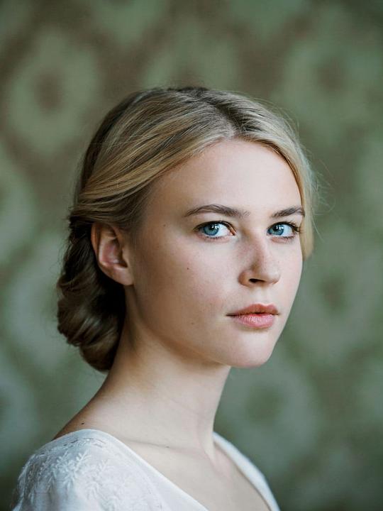 让娜·古尔索 Jeanne Goursaud