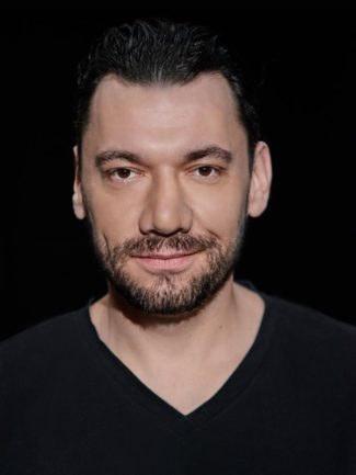 多米尼克·巴克 Dominik Bak