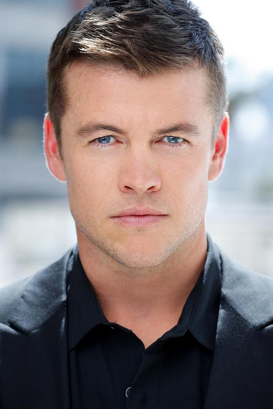 卢克·海姆斯沃斯 Luke Hemsworth