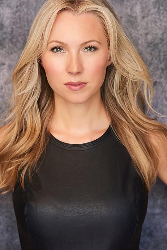 萨拉 桑德森 Sara Sanderson