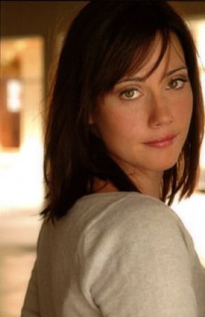 艾玛 贝茨 Emma Bates