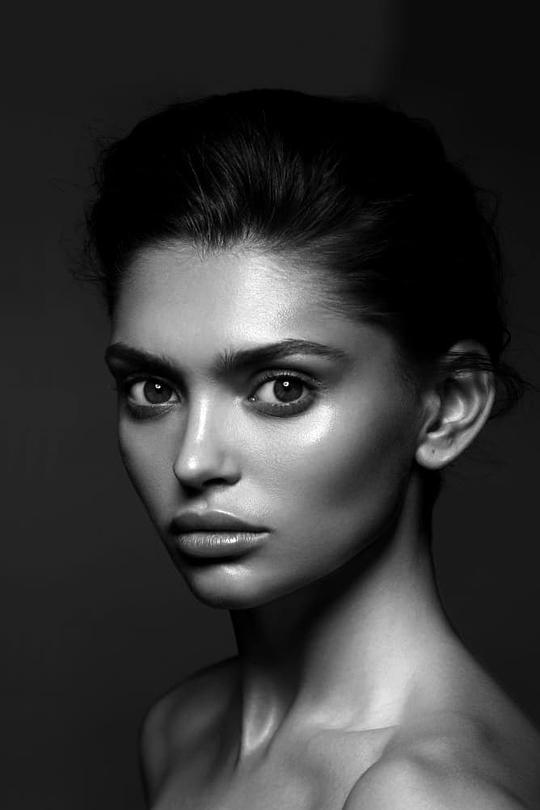 瓦莱丽娅·卡拉曼 Valeriia Karaman