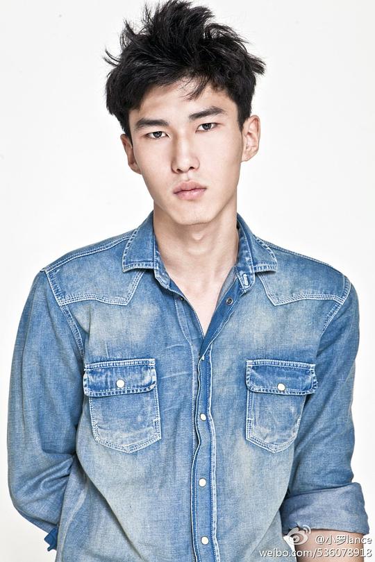 罗文杰 Wenjie Luo