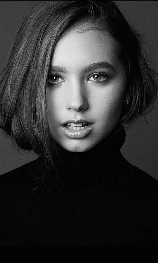 莉莉亚·白金汉 Lilia Buckingham