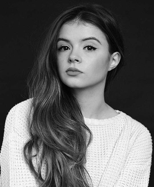 埃米莉·科茨 Emily Coates