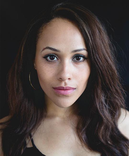 塔妮娅·费尔 Tanya Fear