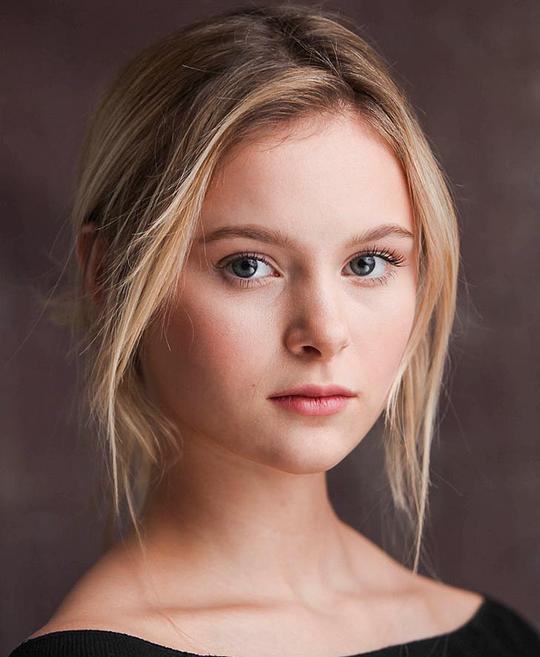 米尔·詹金斯 Mia Jenkins