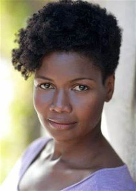 萨拉·奈尔斯 Sarah Niles