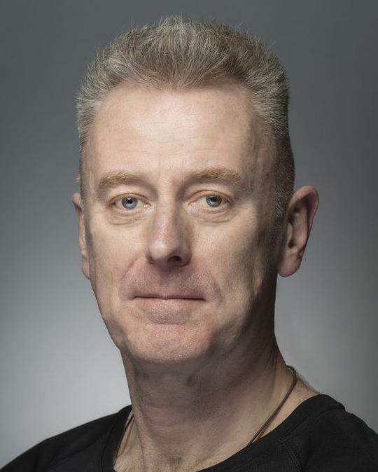 盖德·西蒙斯 Ged Simmons