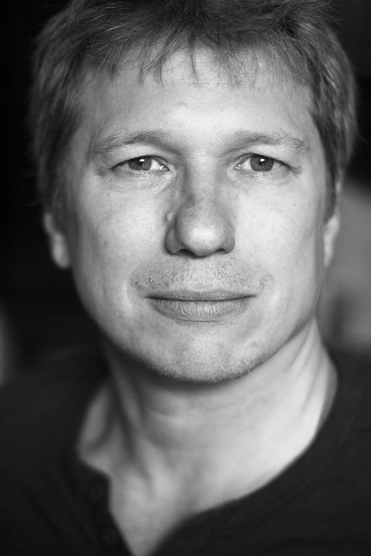 格伦·康洛伊 Glenn Conroy