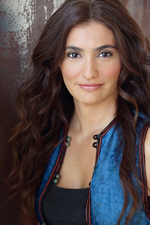 卡桑德拉·沃亚齐斯 Kassandra Voyagis