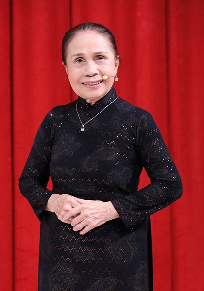 阮映华 Ánh Hoa Nguyễn