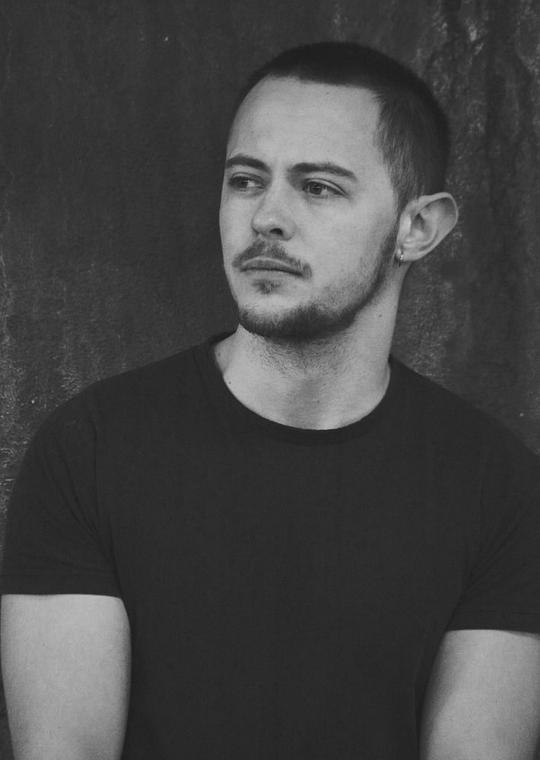 艾略特·詹姆斯·朗格里奇 Elliot James Langridge