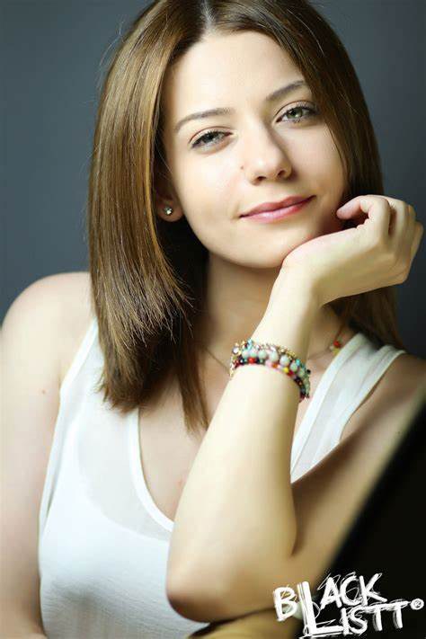 瑟拉·托克德米尔 Sera Tokdemir
