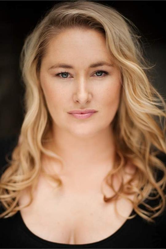 露辛达·黑尔 Lucinda Hare