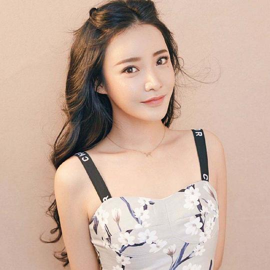 洪士雅 Shiya Hong