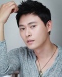 董允锡 Dong Yoon-seok