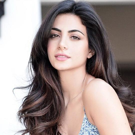 埃默罗德·图比亚 Emeraude Toubia
