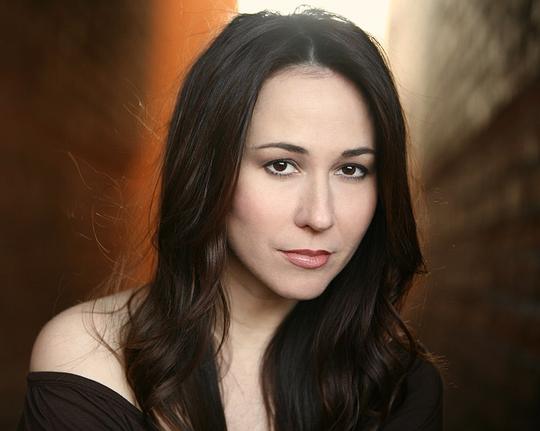 洛拉·玛汀内斯-康宁安 Lora Martinez-Cunningham