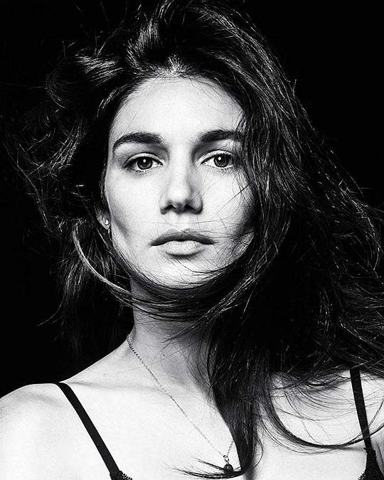 玛蕾拉·嘉里加 Mariela Garriga
