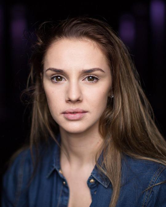 莫莉·温纳德 Mollie Winnard