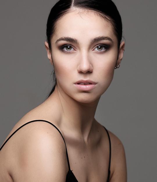 艾米丽·斯库比奇 Emily Skubic