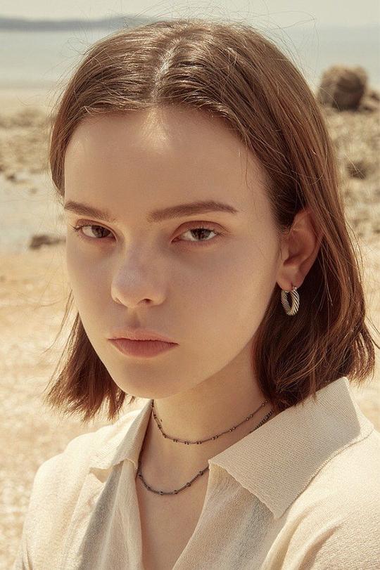 劳雷尔·马斯登 Laurel Marsden