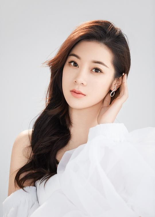 贾一雯 Yiwen Jia