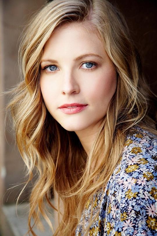 伊丽莎白·布莱克摩尔 Elizabeth Blackmore