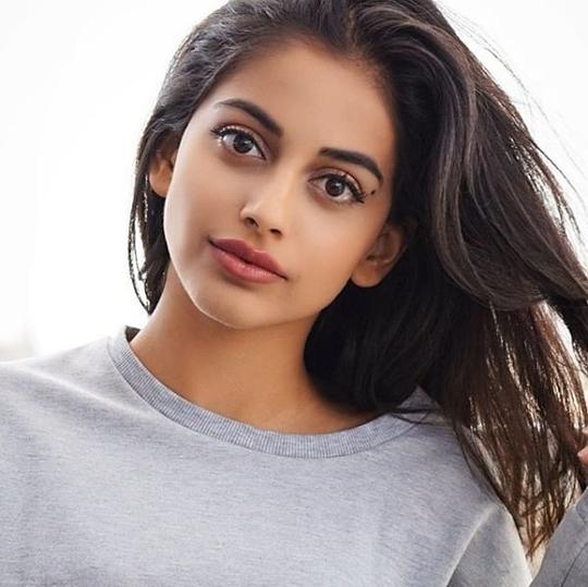 芭妮塔·桑德胡 Banita Sandhu