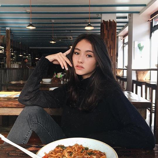 艾米丽·库什 Emily Kusche