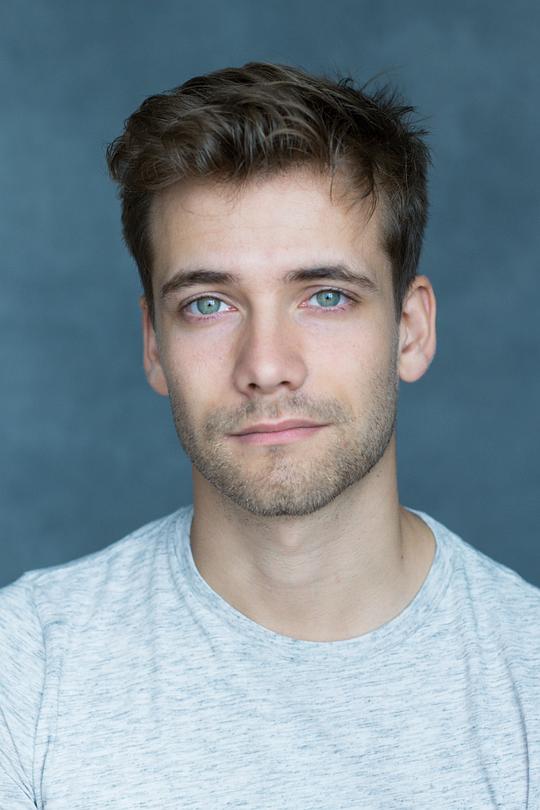 奥利弗·丹奇 Oliver Dench